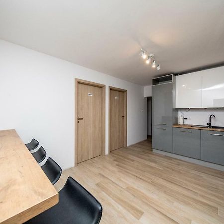 6 Cities Rooms Varsovia Exterior foto